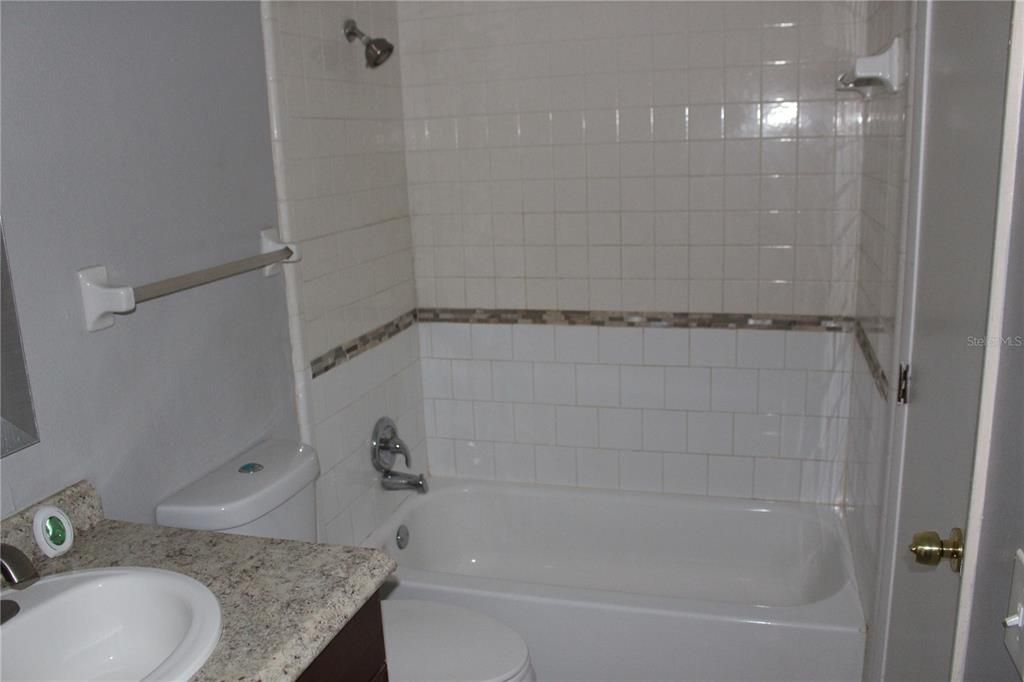 Recently Rented: $900 (2 beds, 1 baths, 804 Square Feet)