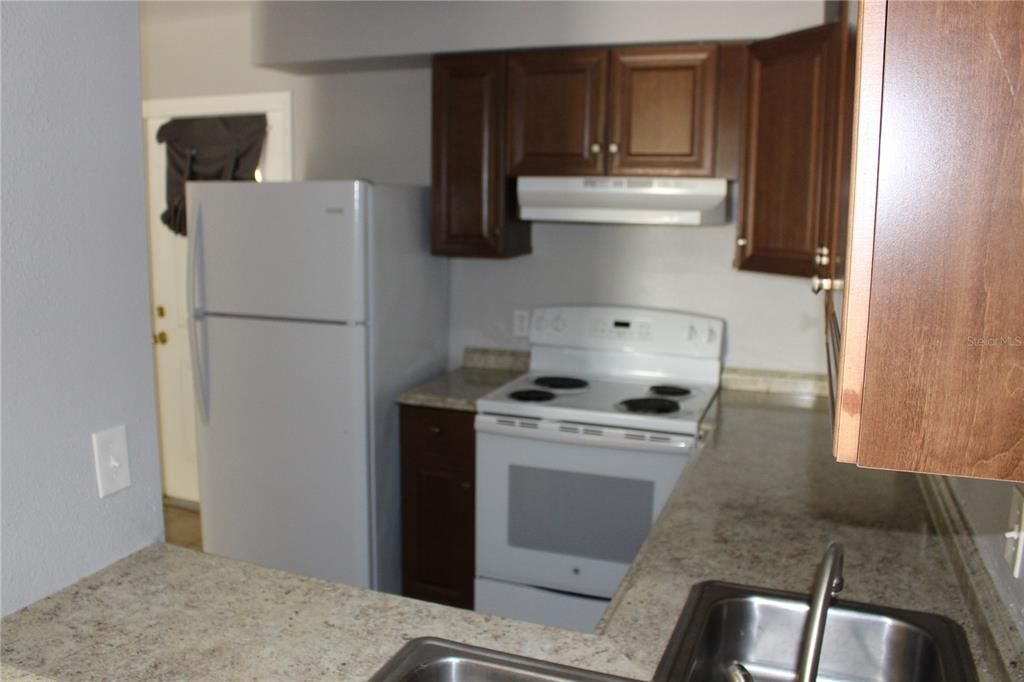 Recently Rented: $900 (2 beds, 1 baths, 804 Square Feet)