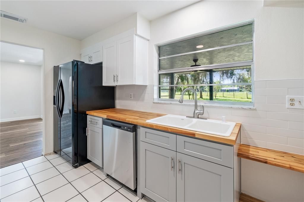 For Rent: $2,695 (3 beds, 2 baths, 1297 Square Feet)