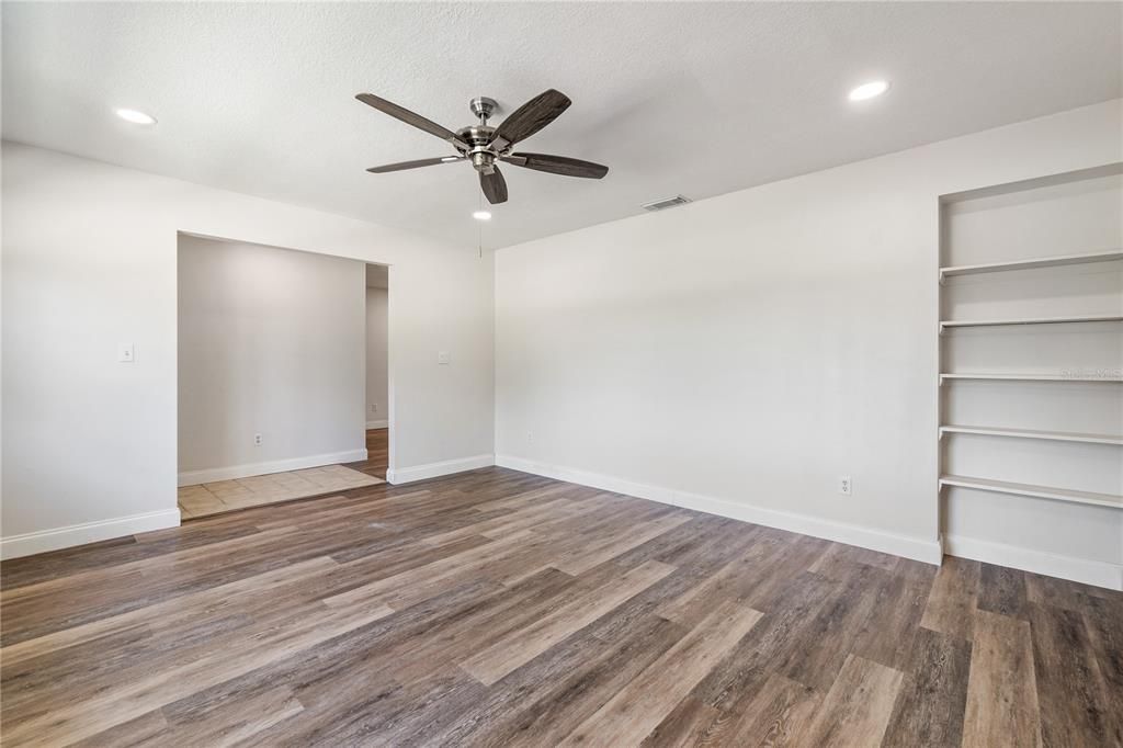 For Rent: $2,695 (3 beds, 2 baths, 1297 Square Feet)