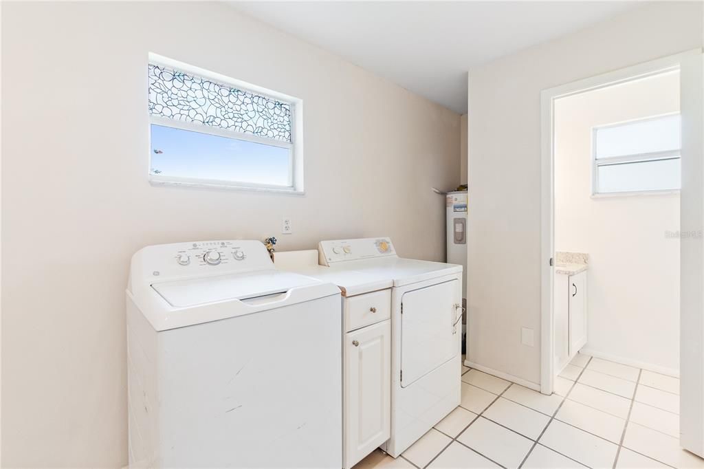 For Rent: $2,695 (3 beds, 2 baths, 1297 Square Feet)