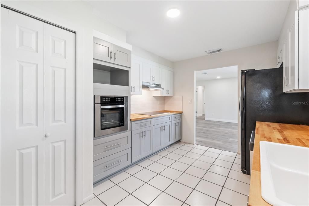 For Rent: $2,695 (3 beds, 2 baths, 1297 Square Feet)