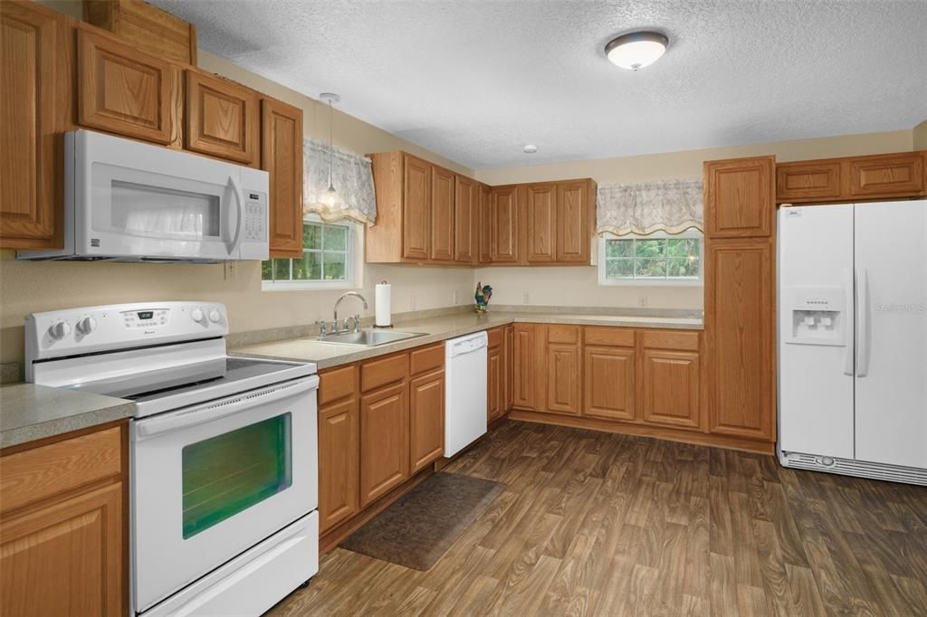 large 13 x 9 kitchen