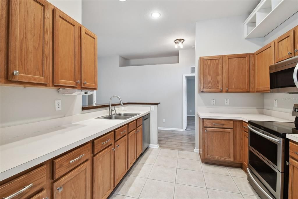 For Sale: $409,900 (4 beds, 2 baths, 1665 Square Feet)