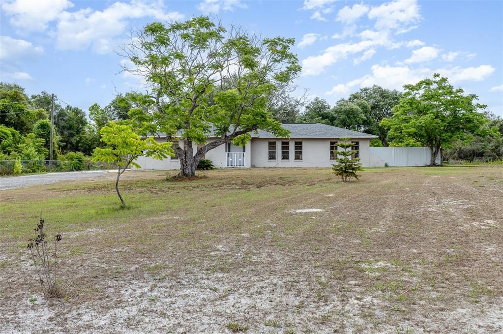 For Sale: $600,000 (3 beds, 2 baths, 1727 Square Feet)