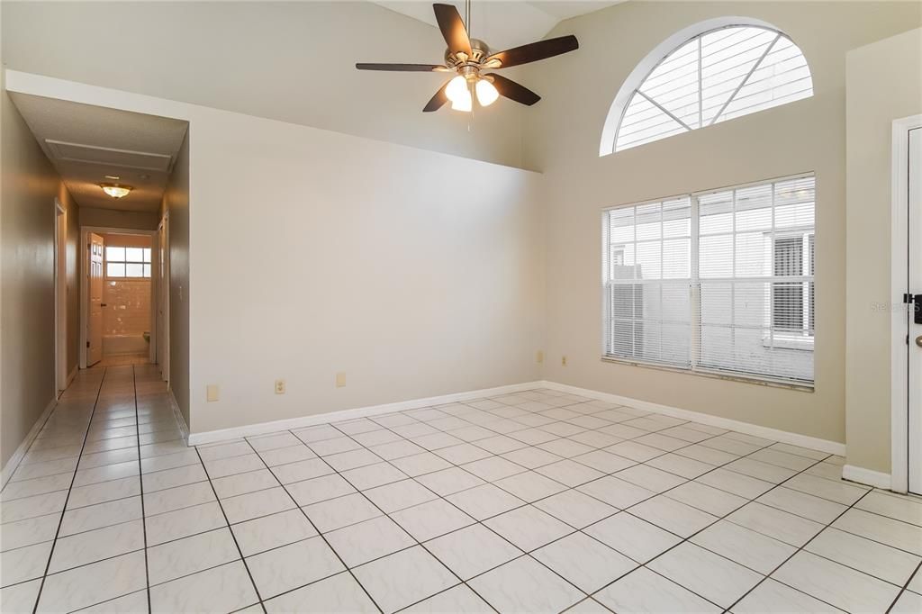 For Rent: $2,180 (3 beds, 2 baths, 1216 Square Feet)