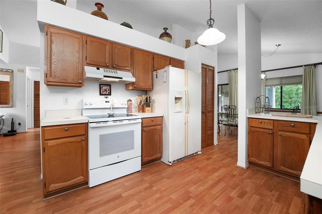 Active With Contract: $365,000 (3 beds, 2 baths, 1324 Square Feet)