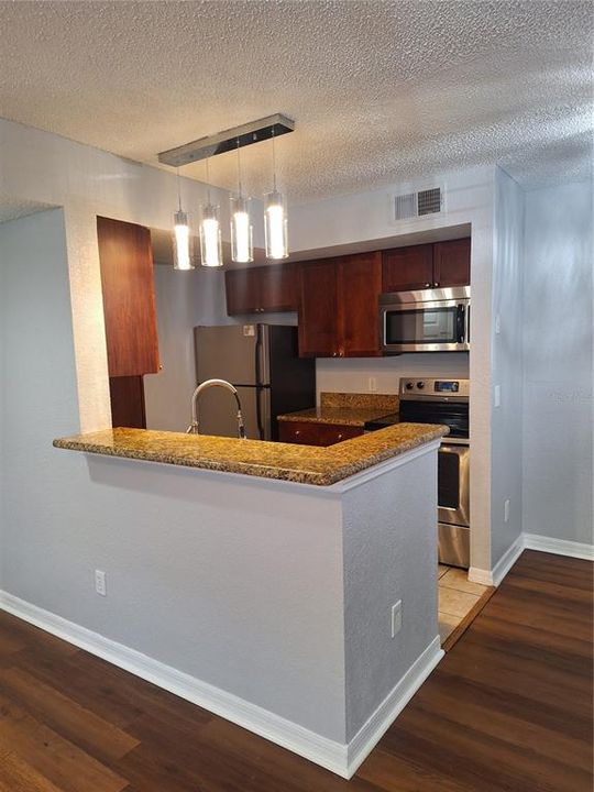 For Rent: $1,800 (2 beds, 2 baths, 1028 Square Feet)