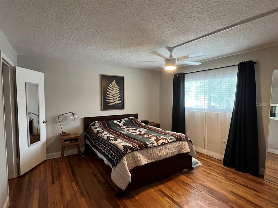For Rent: $1,750 (2 beds, 1 baths, 1111 Square Feet)