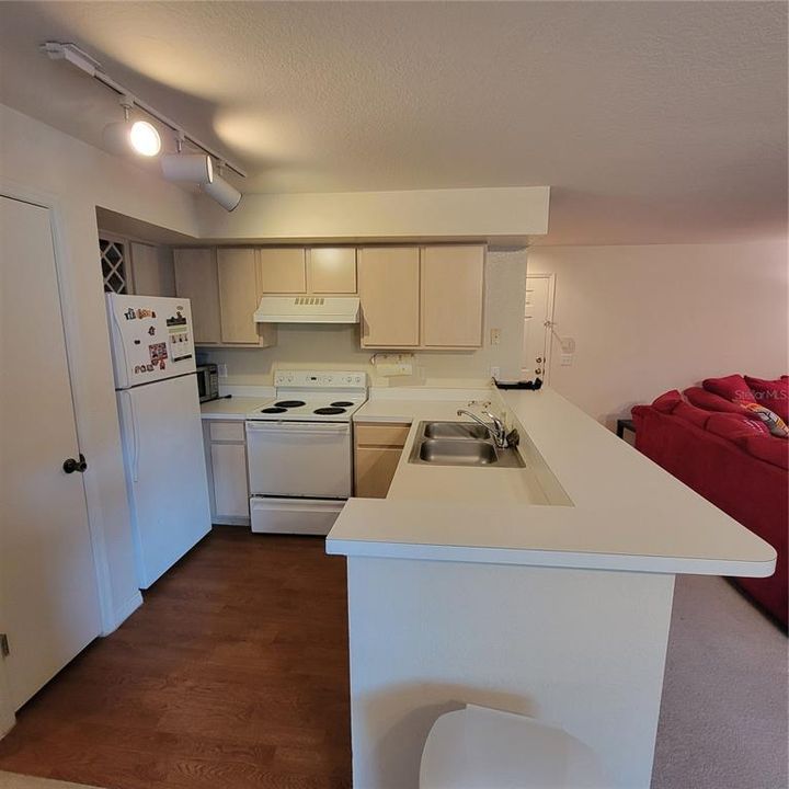 For Rent: $1,750 (2 beds, 2 baths, 1230 Square Feet)