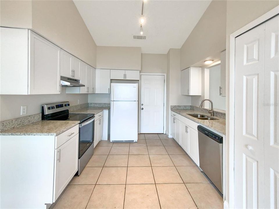 For Sale: $374,000 (3 beds, 2 baths, 1332 Square Feet)