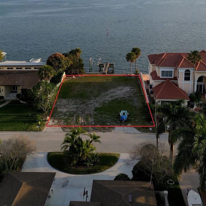For Sale: $3,995,000 (0.25 acres)