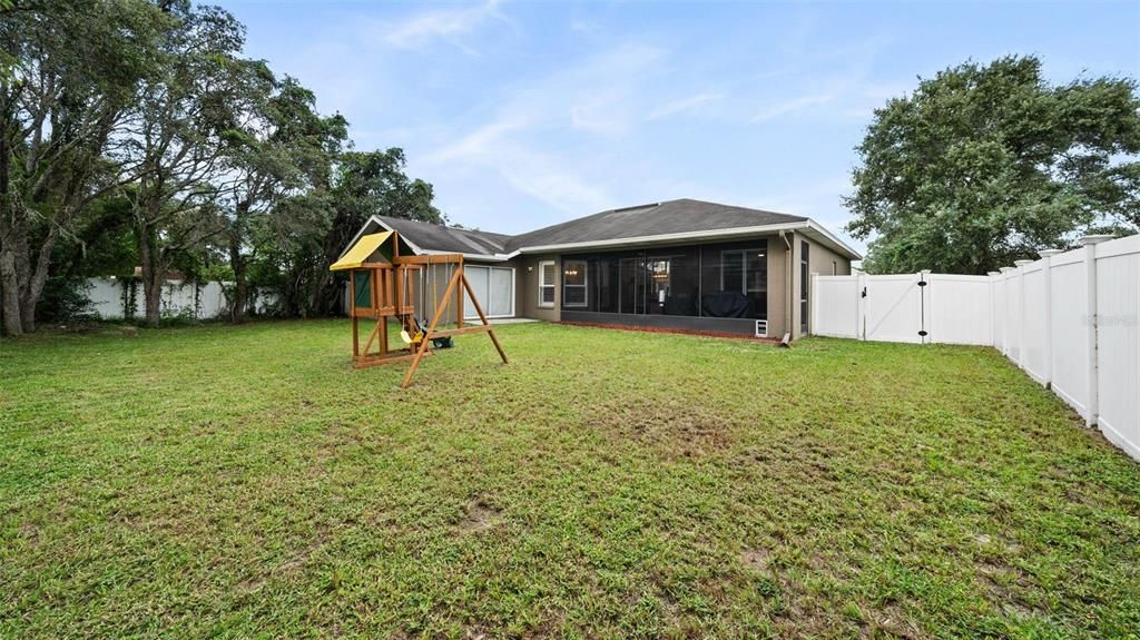 Recently Sold: $365,000 (3 beds, 2 baths, 1958 Square Feet)