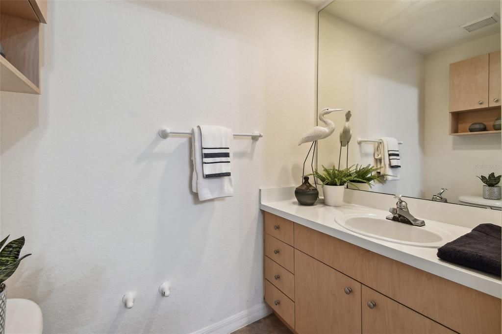 For Sale: $550,000 (2 beds, 2 baths, 1389 Square Feet)