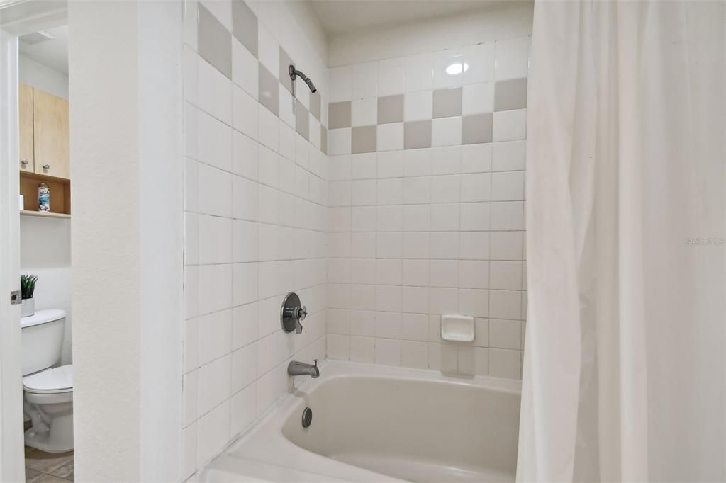 待售: $550,000 (2 贝兹, 2 浴室, 1389 平方英尺)