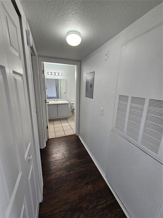 For Rent: $2,000 (2 beds, 2 baths, 1020 Square Feet)
