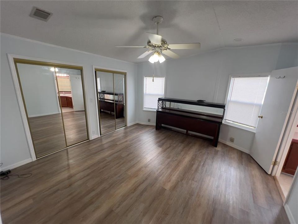 For Sale: $200,000 (2 beds, 2 baths, 1144 Square Feet)