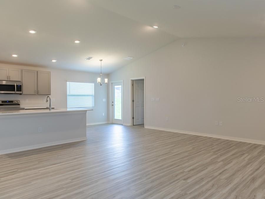 For Sale: $333,745 (3 beds, 2 baths, 1486 Square Feet)