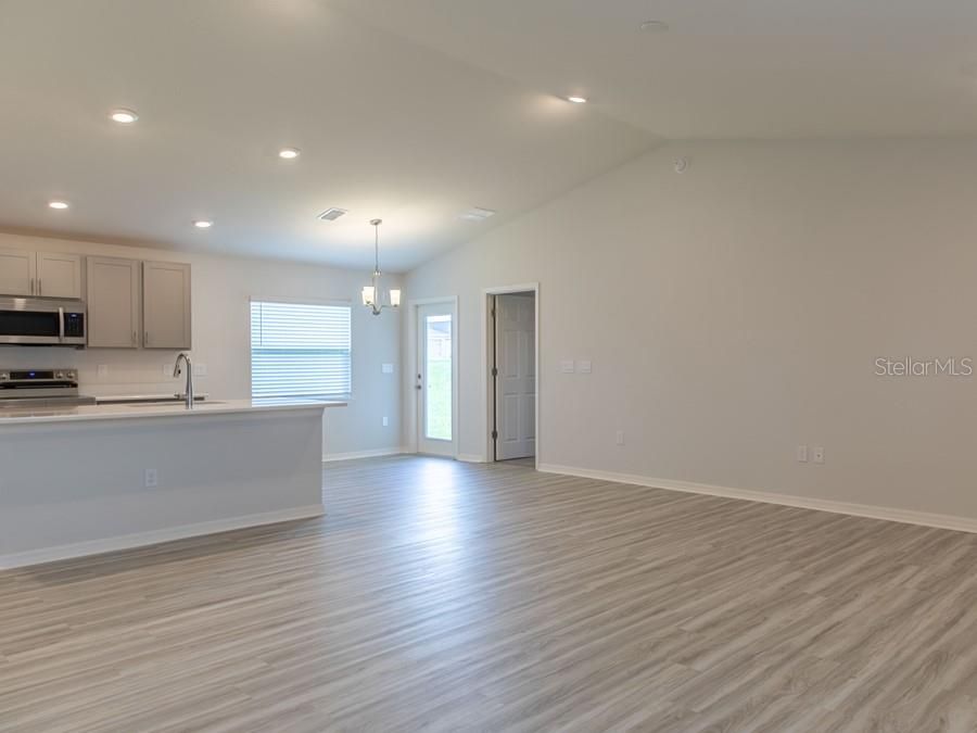 For Sale: $333,745 (3 beds, 2 baths, 1486 Square Feet)