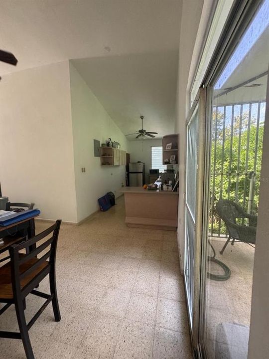 En Venta: $250,000 (3 camas, 2 baños, 1700 Pies cuadrados)