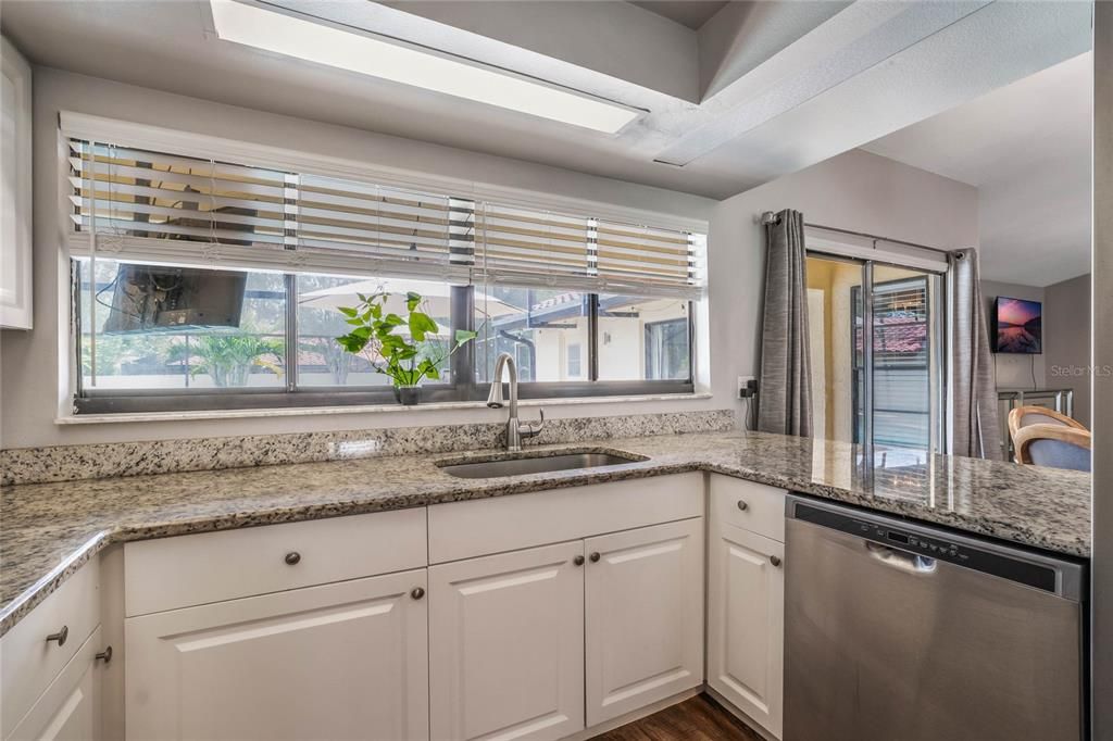 For Sale: $499,900 (2 beds, 2 baths, 1185 Square Feet)