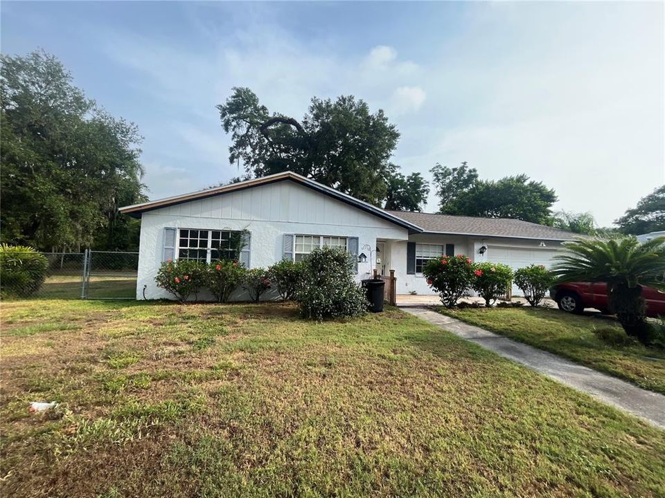 Recently Sold: $325,000 (3 beds, 2 baths, 1760 Square Feet)