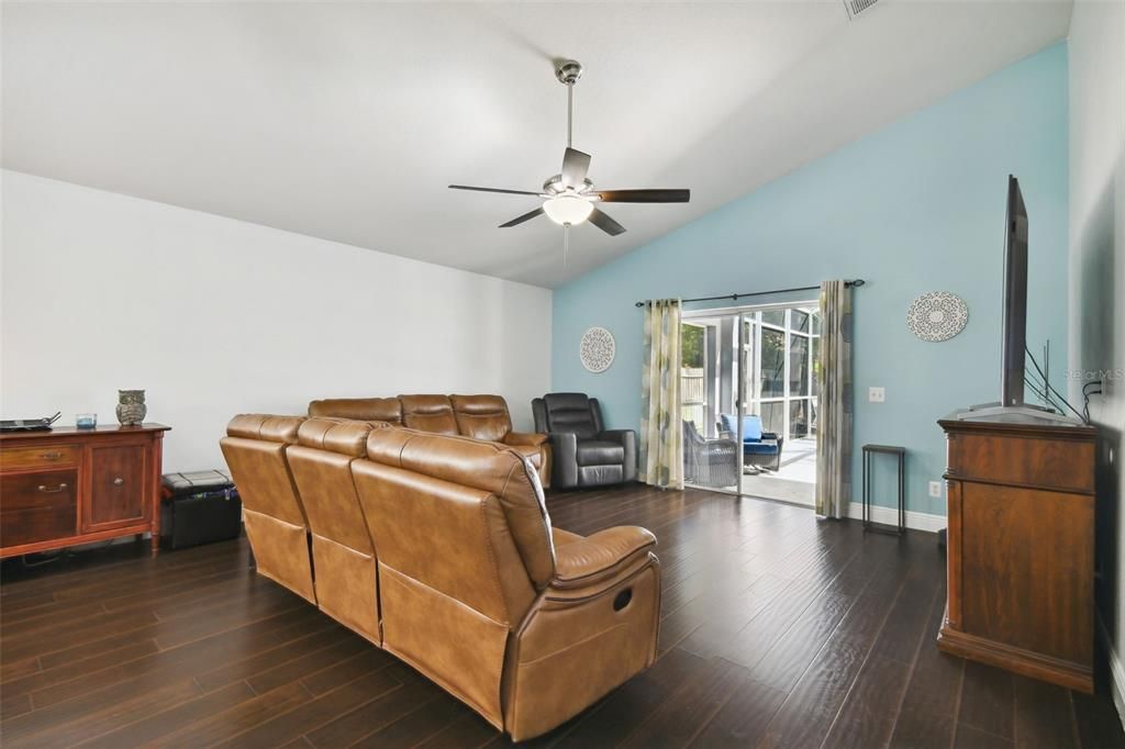 Active With Contract: $369,999 (3 beds, 2 baths, 1550 Square Feet)