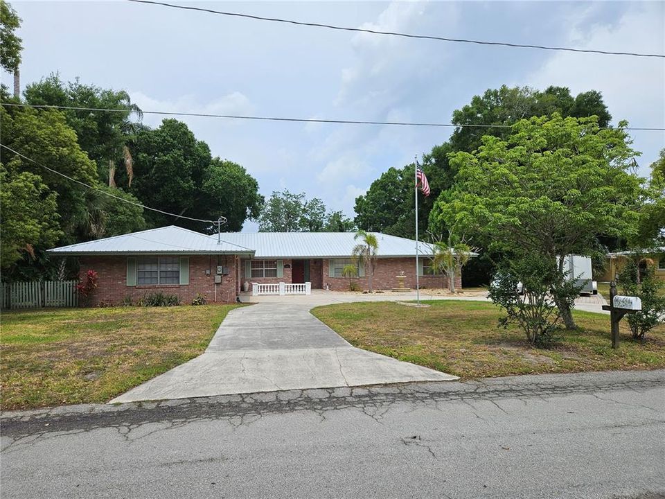 For Sale: $497,500 (3 beds, 2 baths, 2744 Square Feet)