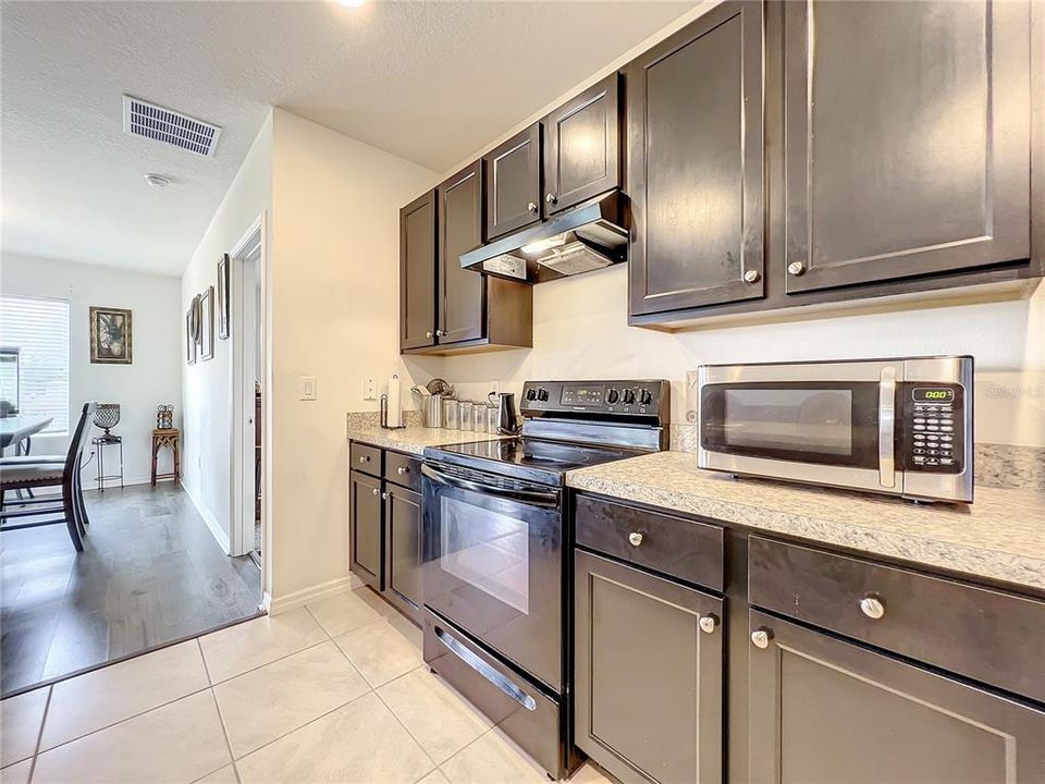 For Sale: $299,990 (3 beds, 2 baths, 1697 Square Feet)