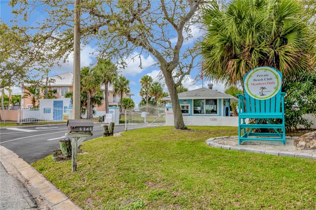 Private Gulf Harbors Beach Entry/Guard Gate