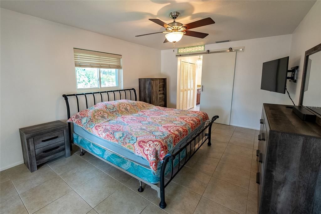 Recently Sold: $425,000 (2 beds, 2 baths, 1358 Square Feet)