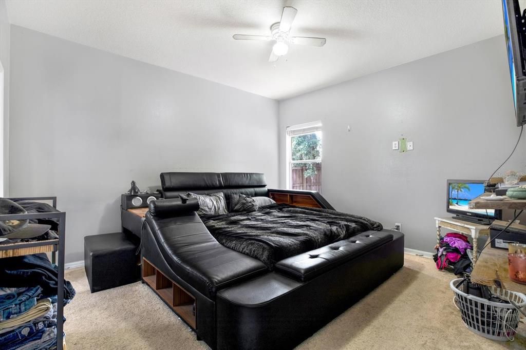 For Sale: $339,000 (3 beds, 2 baths, 1518 Square Feet)