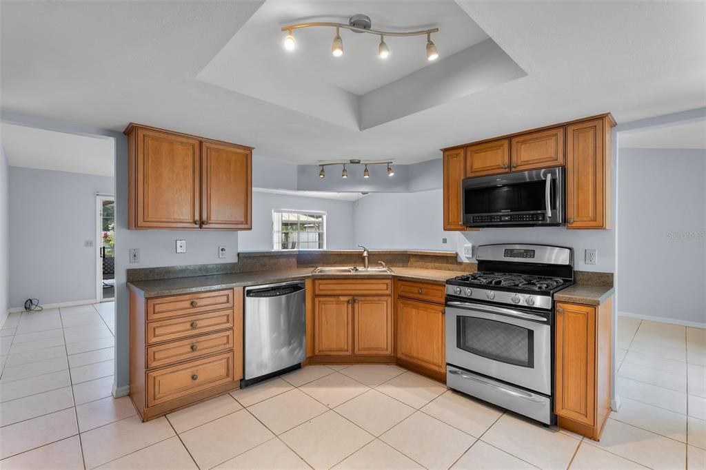 For Sale: $450,000 (3 beds, 2 baths, 1725 Square Feet)