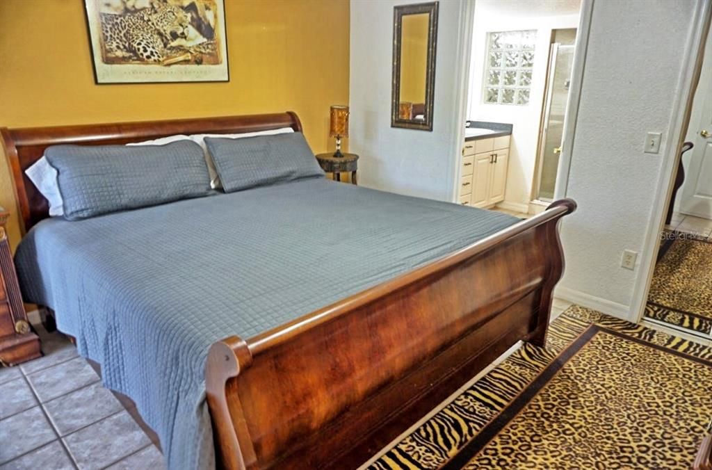 En Venta: $294,000 (2 camas, 2 baños, 1135 Pies cuadrados)