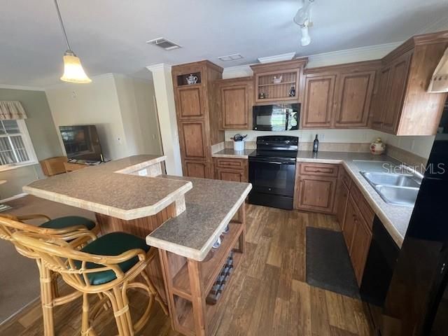 Breakfast bar and island in your kitchen