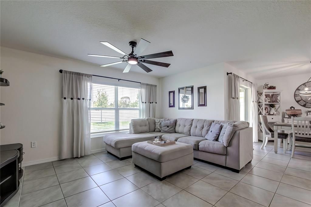 Active With Contract: $2,375 (4 beds, 2 baths, 1812 Square Feet)