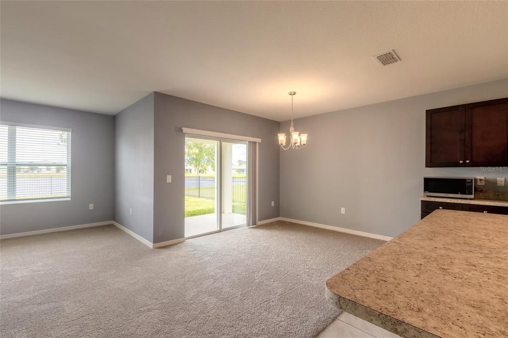 Living/dining area w/ lakeviews