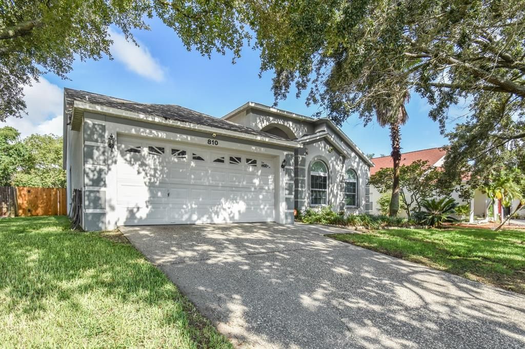 Active With Contract: $350,000 (3 beds, 2 baths, 1844 Square Feet)