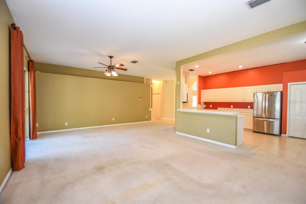 For Sale: $375,000 (3 beds, 2 baths, 1844 Square Feet)