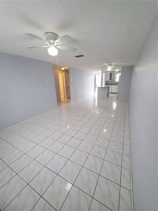 For Rent: $1,350 (2 beds, 1 baths, 792 Square Feet)