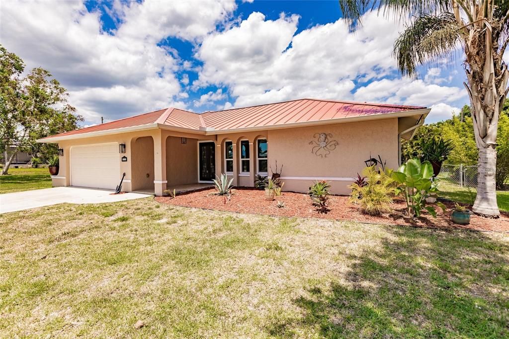 Active With Contract: $715,000 (3 beds, 2 baths, 1845 Square Feet)