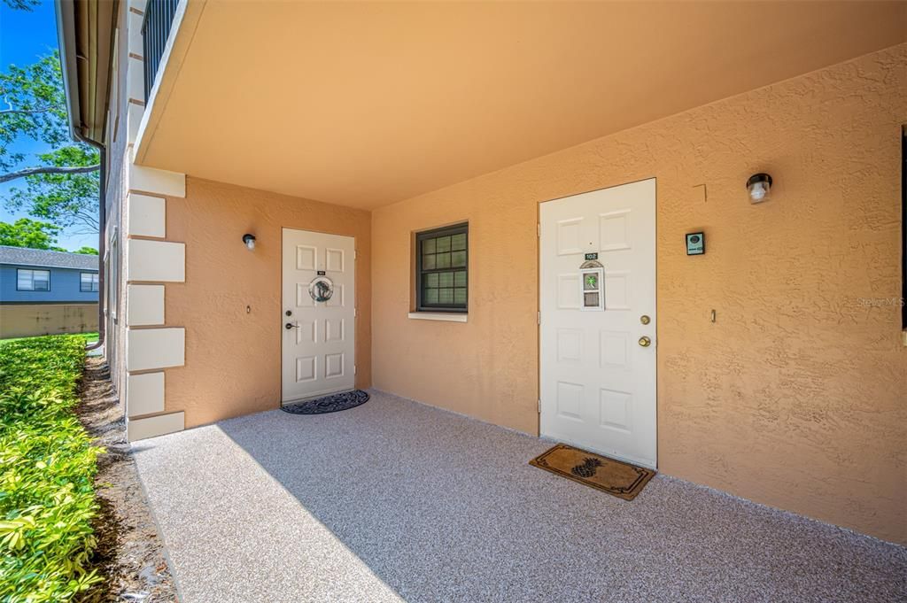 For Sale: $244,900 (2 beds, 2 baths, 912 Square Feet)