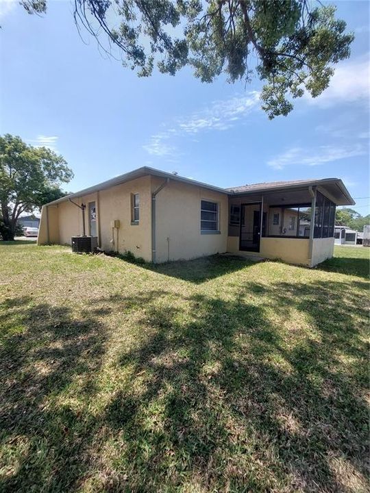 Active With Contract: $185,000 (3 beds, 1 baths, 1215 Square Feet)