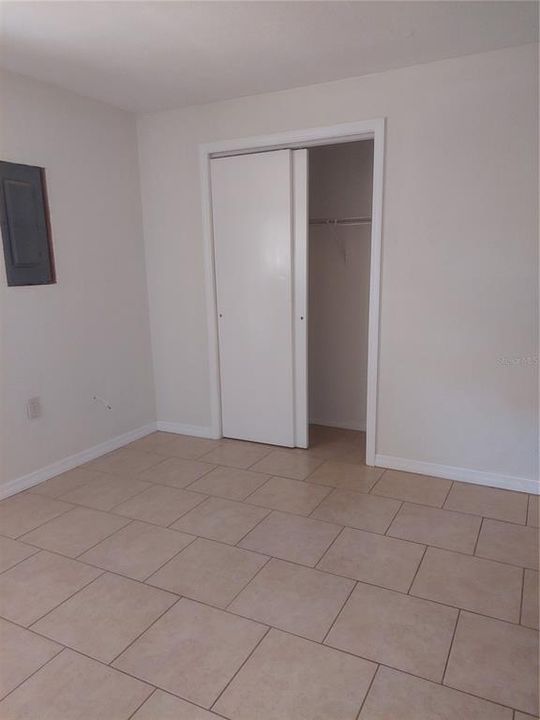 Active With Contract: $185,000 (3 beds, 1 baths, 1215 Square Feet)