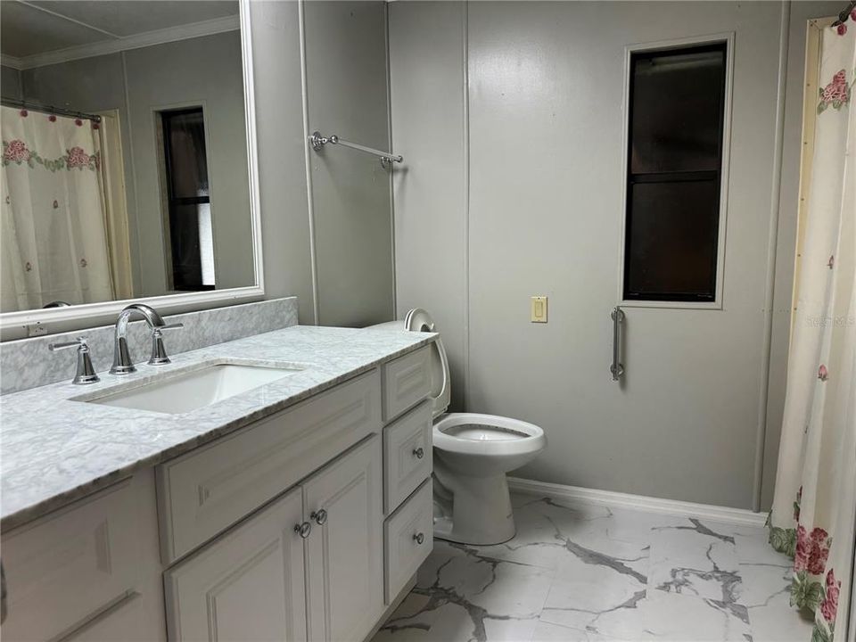 For Sale: $99,099 (2 beds, 2 baths, 1352 Square Feet)