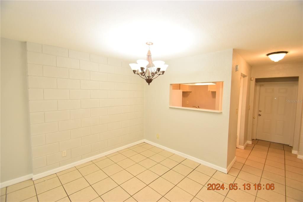 For Rent: $1,250 (2 beds, 1 baths, 1541 Square Feet)