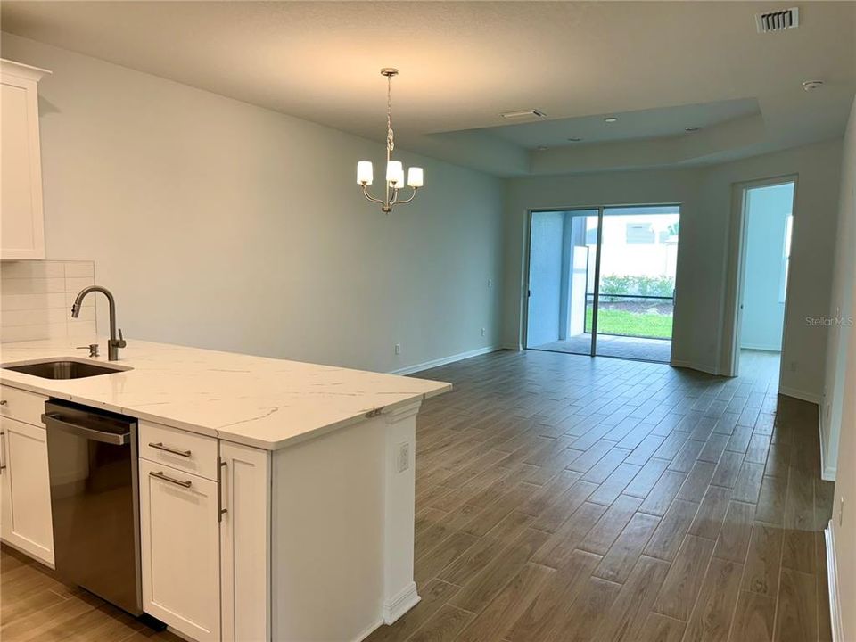For Sale: $434,999 (2 beds, 2 baths, 1452 Square Feet)