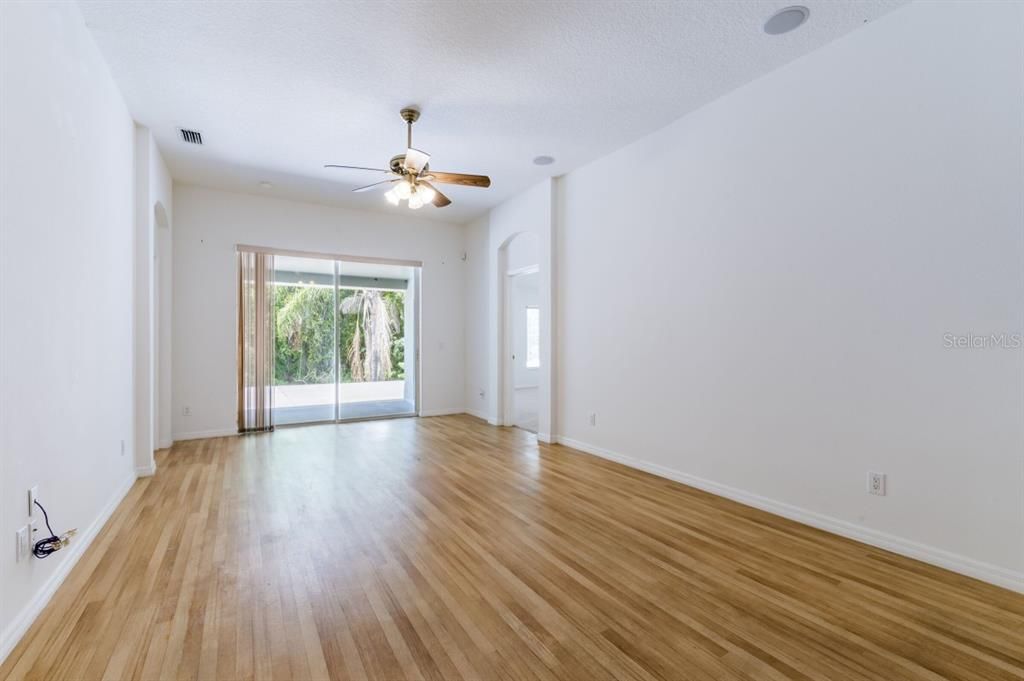 For Sale: $380,000 (4 beds, 2 baths, 2091 Square Feet)
