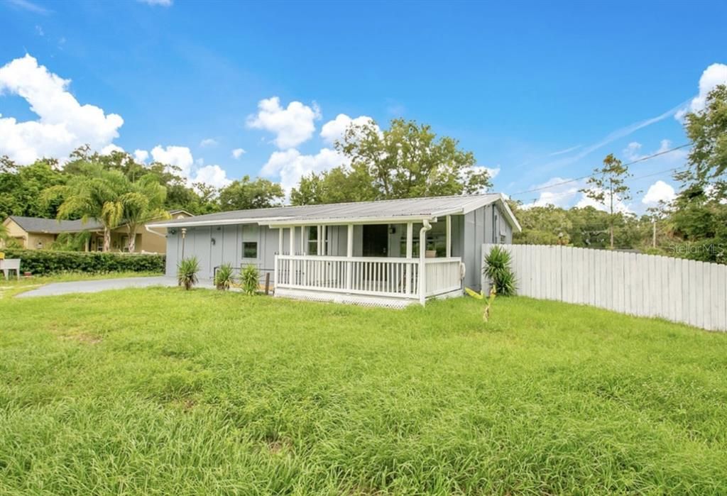 For Sale: $314,900 (3 beds, 2 baths, 1100 Square Feet)