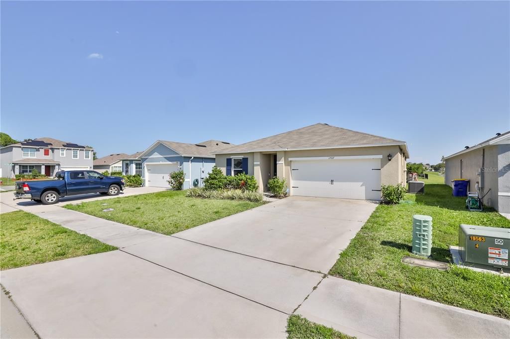 For Sale: $324,900 (3 beds, 2 baths, 1405 Square Feet)
